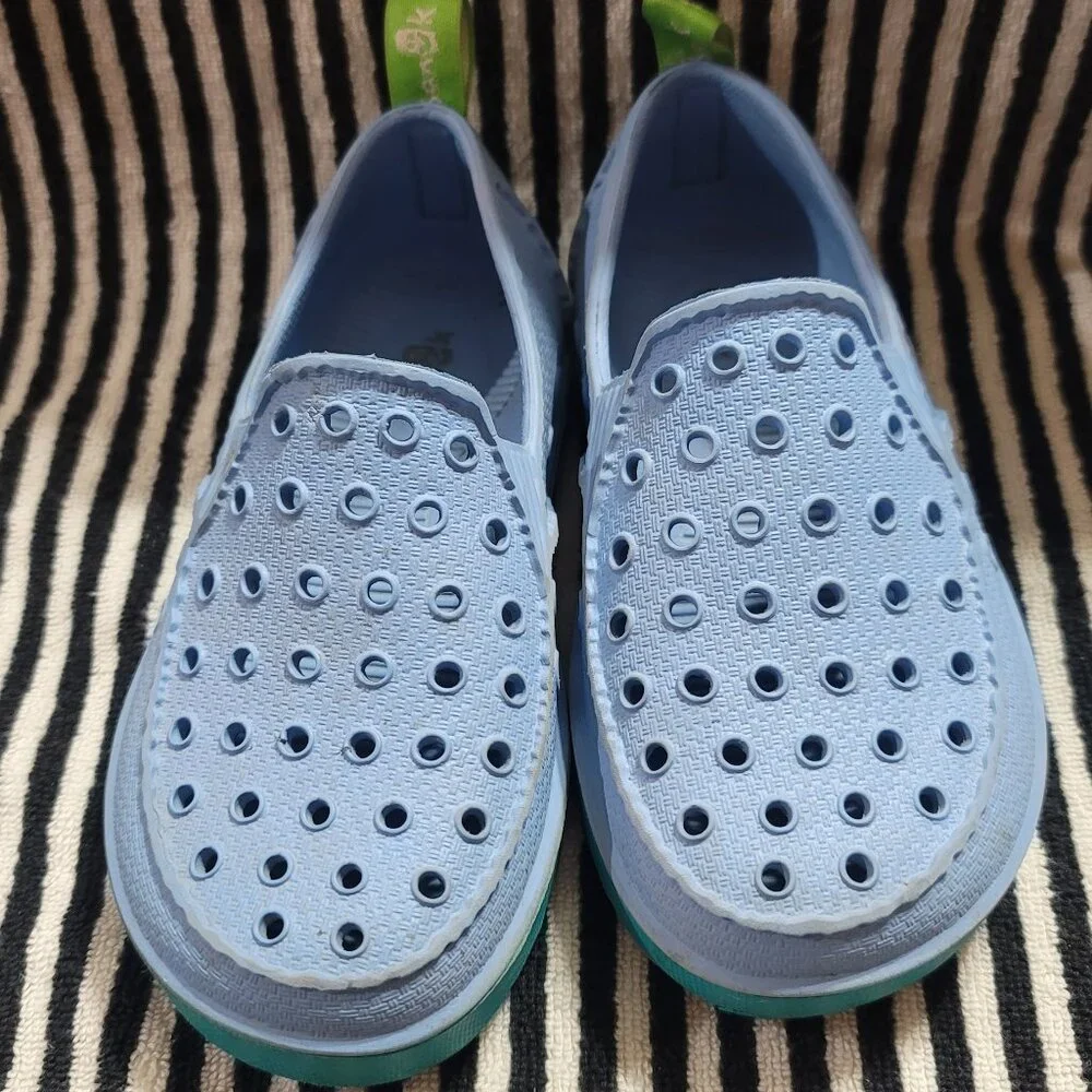 Sanuk Lil Walker Shoes - Picture 1 of 5